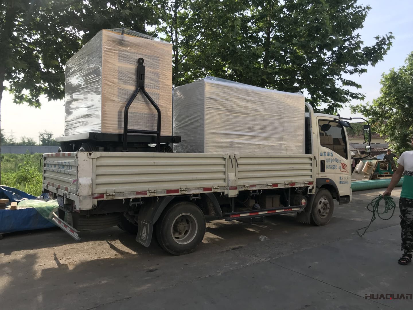 一臺60kw移動拖車水泵機組于8月6日順利發往河南省