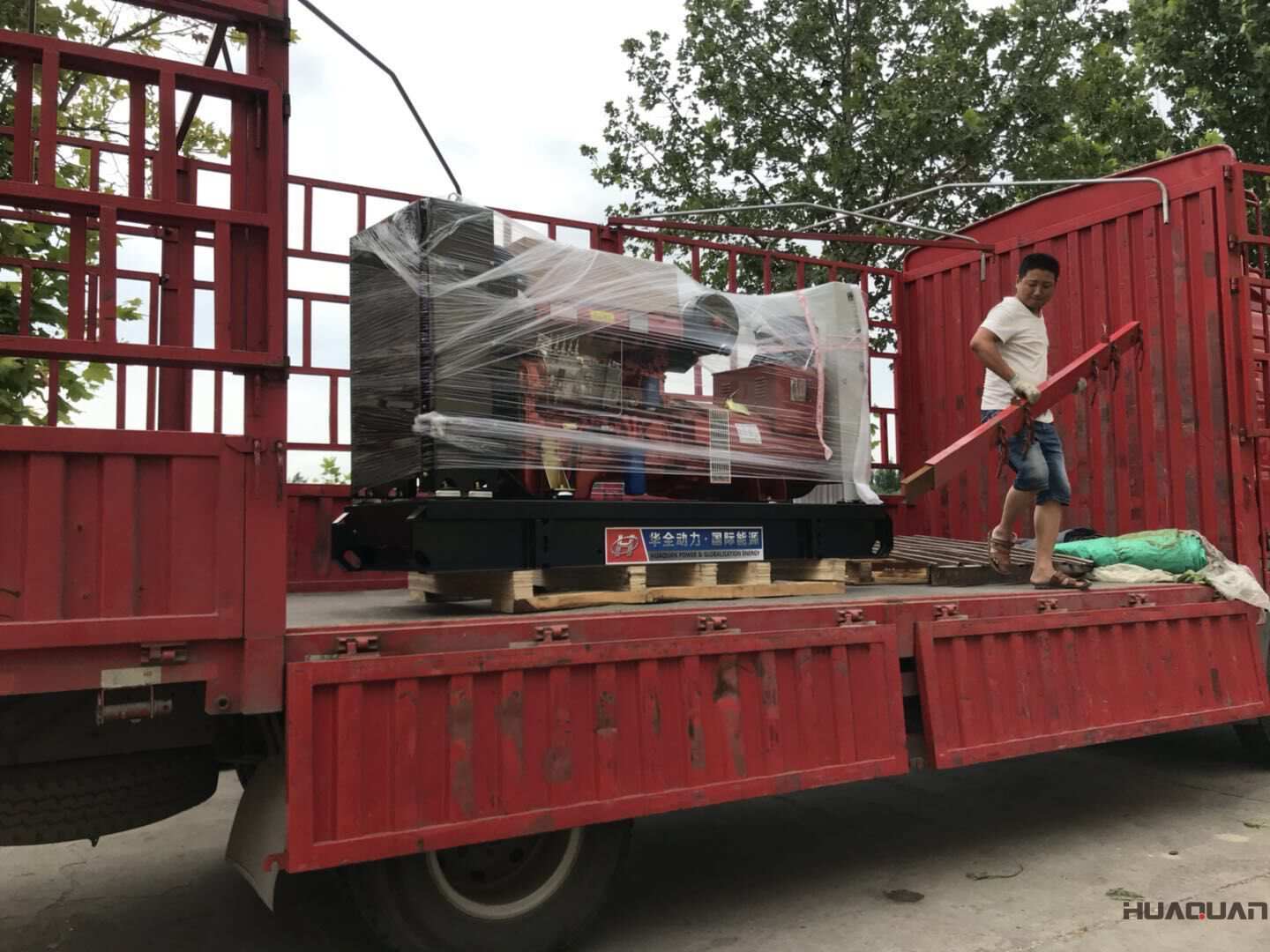 一臺30kw標配型柴油發電機組于9月30日發往山東