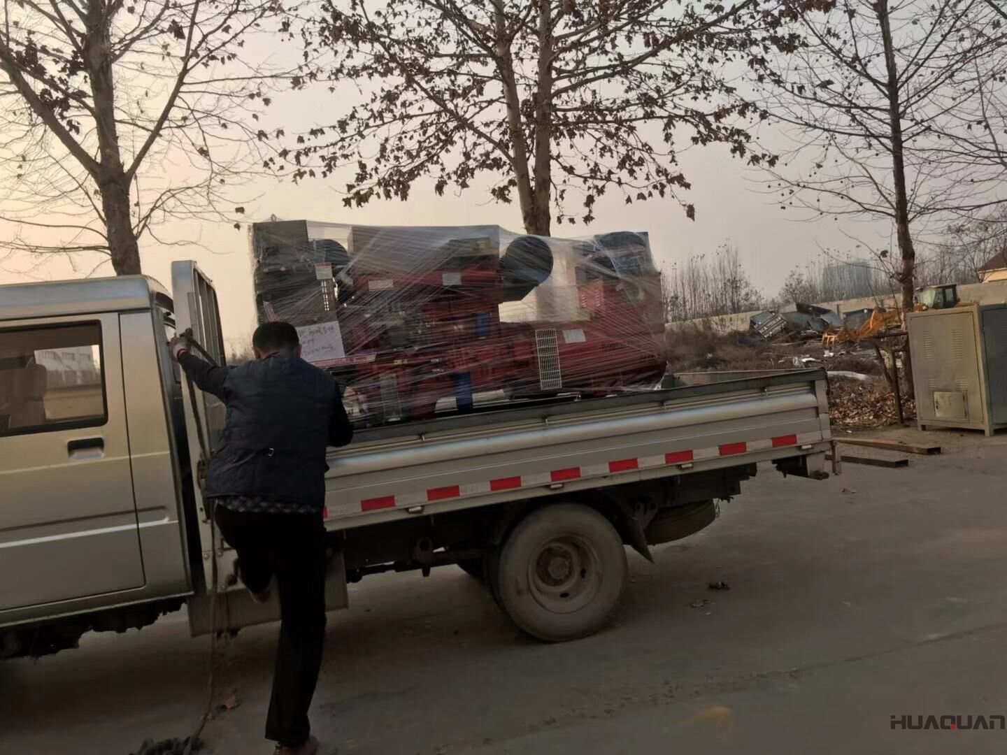 解先生在11月14日從華全動力訂購了一臺50kw標配柴油發電機組，現在已經成功發往山東省