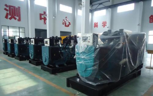 華全動(dòng)力一臺(tái)50kw標(biāo)配柴油發(fā)電機(jī)組于2月15日順利發(fā)往河南省