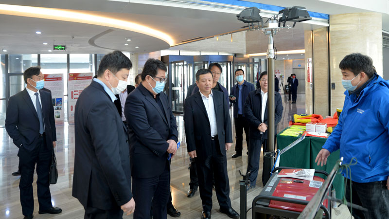 濰坊市領(lǐng)導(dǎo)蒞臨華全動力展位,詳細詢問公司發(fā)展情況、產(chǎn)品情況等